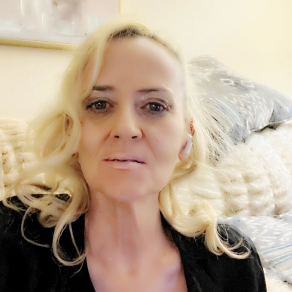 Meet your Posher, Irena